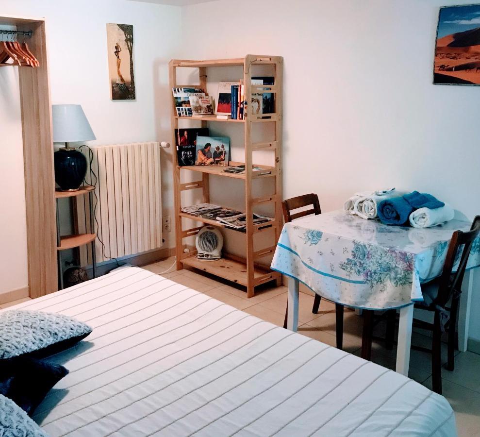 Chambre Et Salle De Bain Prive S'Ouvrant Sur Terrasse, Jardin Et Cuisine D'Ete Quillan Exterior foto