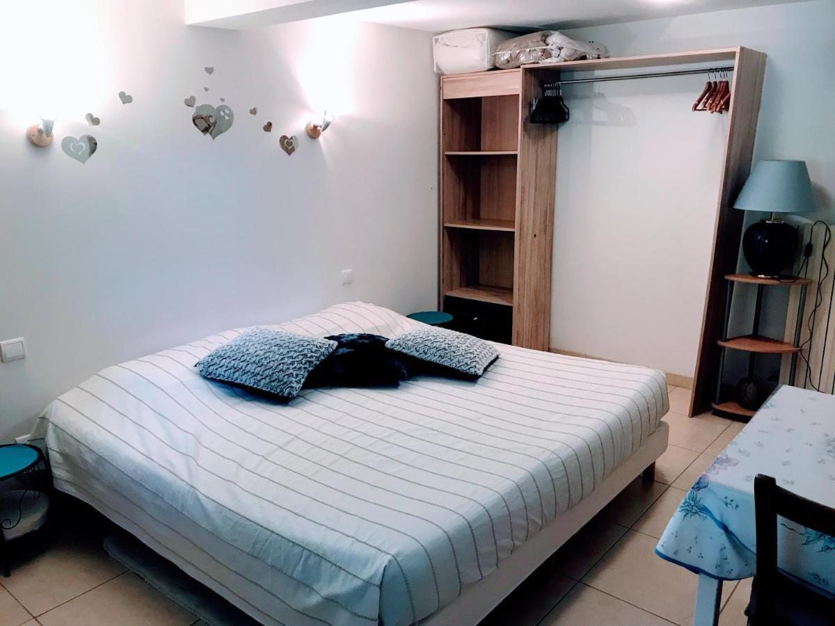 Chambre Et Salle De Bain Prive S'Ouvrant Sur Terrasse, Jardin Et Cuisine D'Ete Quillan Exterior foto