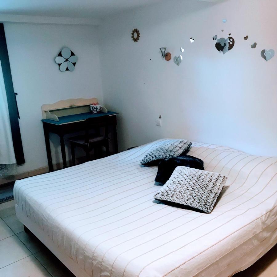 Chambre Et Salle De Bain Prive S'Ouvrant Sur Terrasse, Jardin Et Cuisine D'Ete Quillan Exterior foto